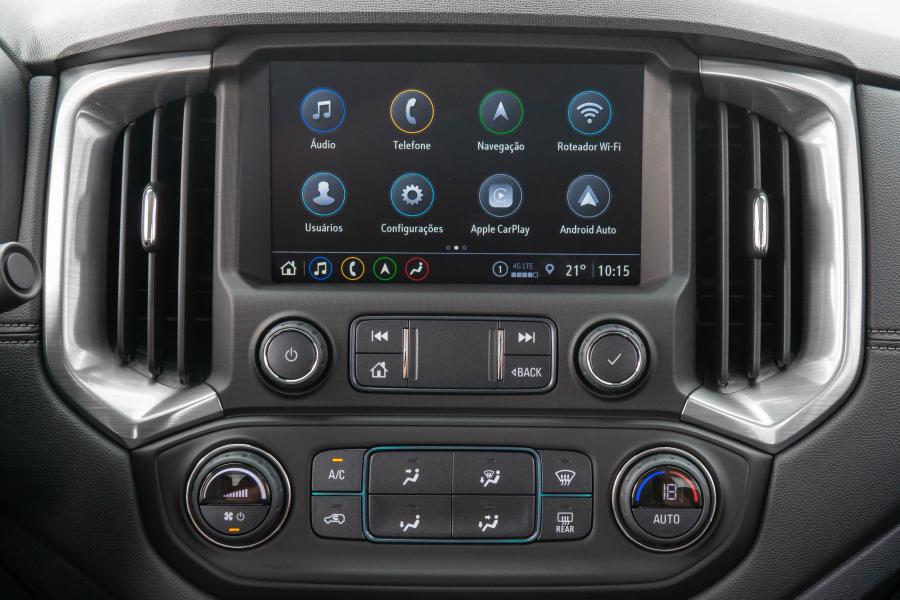Детали интерьера Chevrolet S10 High Country 2020 года  (фото 12 из 19)